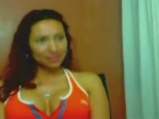 Brunnete Cam Whore Puts On A Sexy Show
