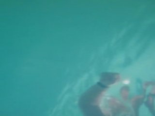 Подводен в публичен билярд, безплатно безплатно публичен тръба hd секс клипс f7