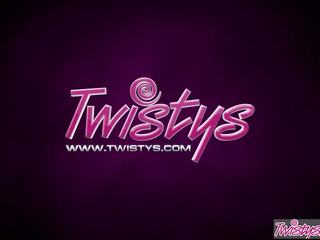 Twistys - arnab kebebasan dibintangi di fixing yang tan.